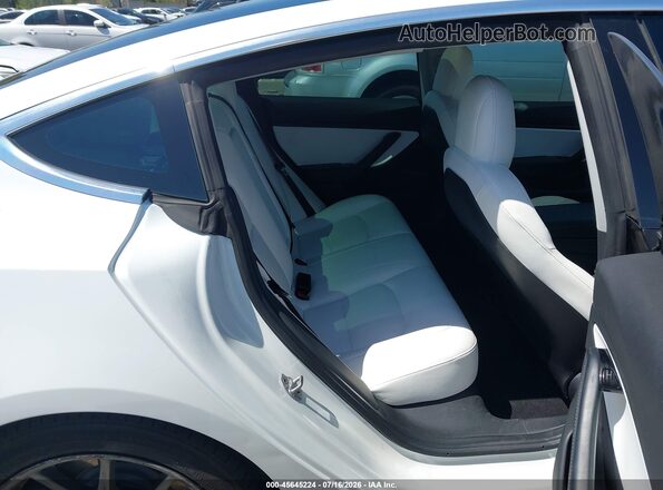 5YJ3E1EA1KF302049 2019 TESLA MODEL 3 White Vista de la etiqueta del VIN