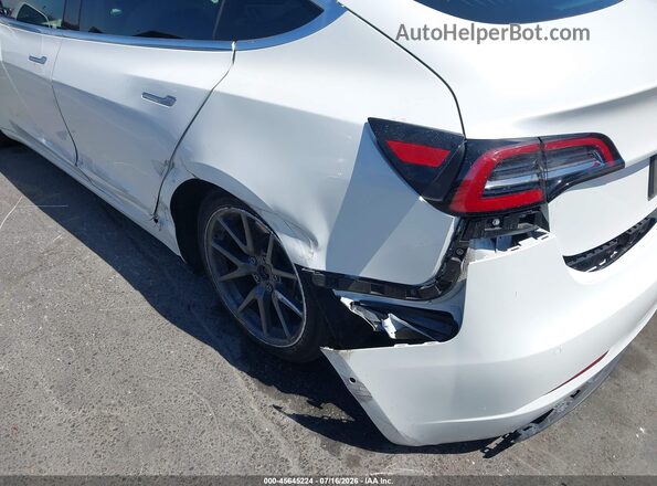 5YJ3E1EA1KF302049 2019 TESLA MODEL 3 White Vista frontal