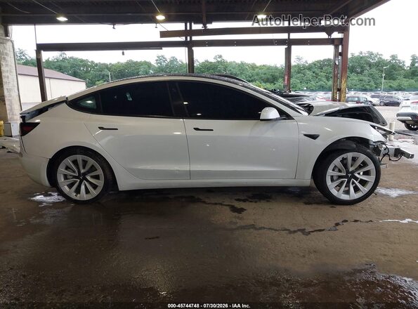 5YJ3E1EA1MF063749 2021 TESLA MODEL 3 White Вид задньої частини салону