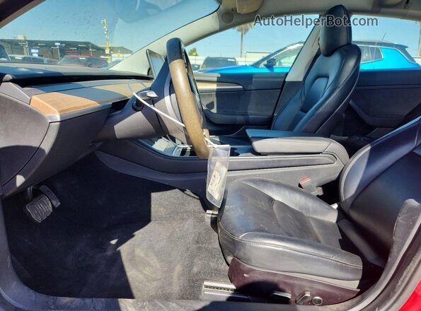 5YJ3E1EA1NF303934 2022 TESLA MODEL Red Front interior view