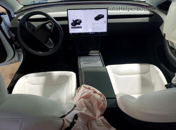 5YJ3E1EA1TF139727 2026 TESLA MODEL White Вид панелі приладів