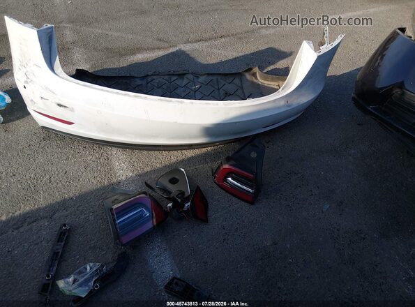 5YJ3E1EA2JF053002 2018 TESLA MODEL 3 White Սարքավորումների վահանակի տեսք
