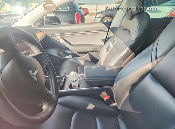 5YJ3E1EA2KF397155 2019 TESLA MODEL White წინა სალონის ხედი