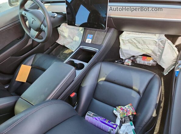 5YJ3E1EA2MF907331 2021 TESLA MODEL Gray Dashboard view
