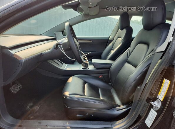 5YJ3E1EA2NF369599 2022 TESLA MODEL Черный Вид салона спереди