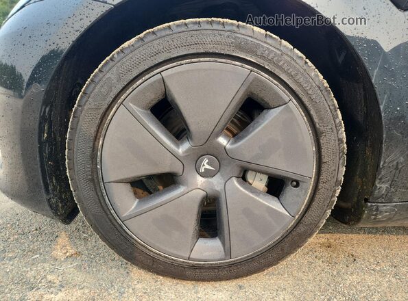 5YJ3E1EA2NF369599 2022 TESLA MODEL Черный Вид наклейки с VIN-кодом