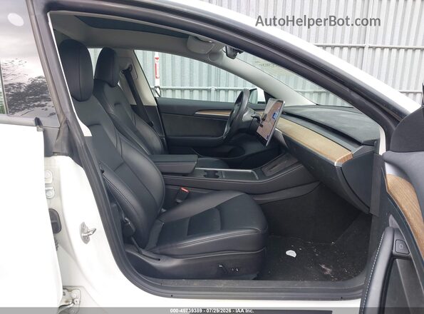 5YJ3E1EA2PF499384 2023 TESLA MODEL 3 White Vista interior delantera