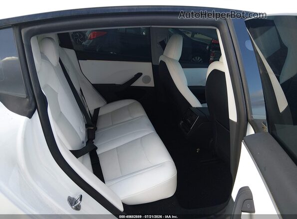 5YJ3E1EA2SF936423 2025 TESLA MODEL 3 White VIN կոդի պիտակի տեսք