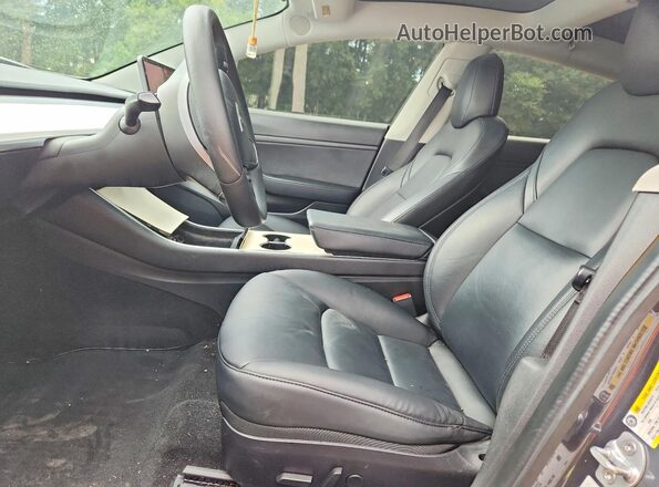 5YJ3E1EA3LF705015 2020 TESLA MODEL Charcoal Widok wnętrza z przodu
