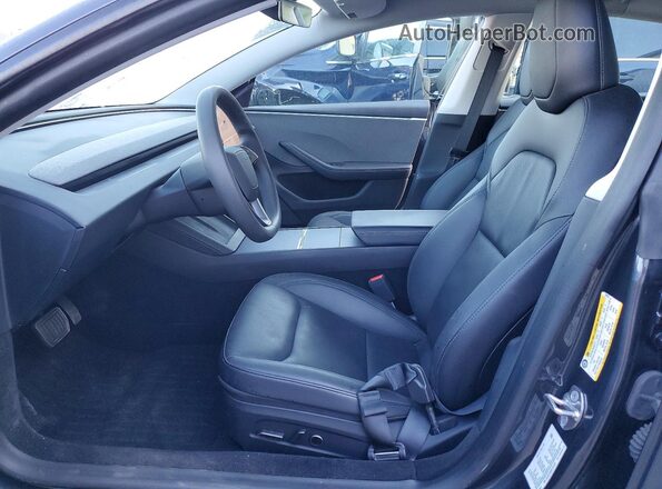 5YJ3E1EA3RF744129 2024 TESLA MODEL Gray წინა სალონის ხედი