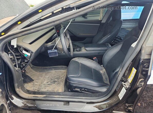 5YJ3E1EA3RF855358 2024 TESLA MODEL Black Vista interior delantera