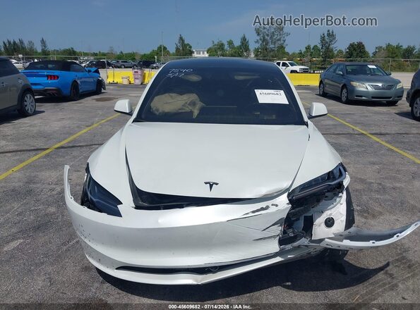5YJ3E1EA3TF147540 2026 TESLA MODEL 3 White Вид панелі приладів