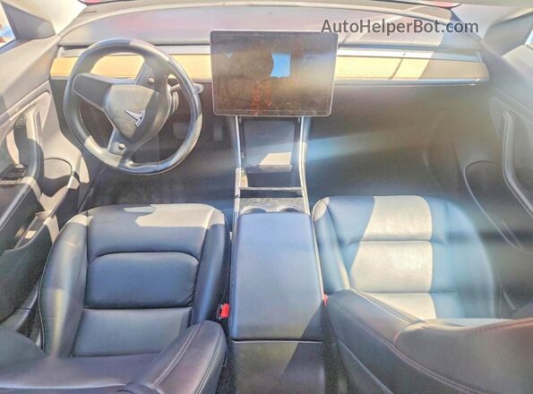 5YJ3E1EA4JF102961 2018 TESLA MODEL Red Вид панелі приладів