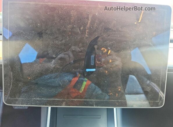 5YJ3E1EA4JF102961 2018 TESLA MODEL Red Вид щитка приладів