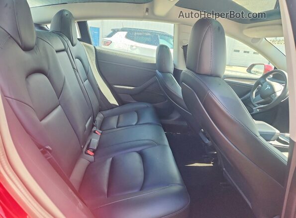 5YJ3E1EA4NF298342 2022 TESLA MODEL Red Вид задніх сидінь