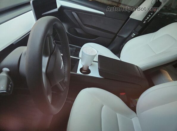 5YJ3E1EA5MF059221 2021 TESLA MODEL Белый Вид панели приборов