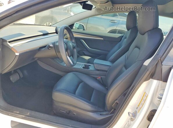 5YJ3E1EA5NF316234 2022 TESLA MODEL White Front interior view