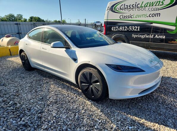 5YJ3E1EA5SF009979 2025 TESLA MODEL White წინა მარჯვენა
