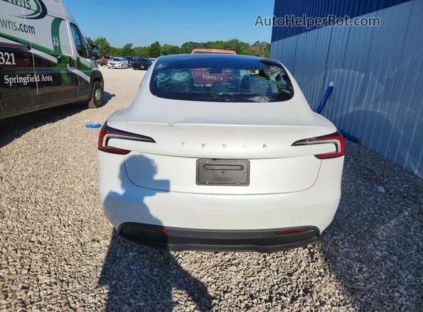 5YJ3E1EA5SF009979 2025 TESLA MODEL White უკანა ხედი
