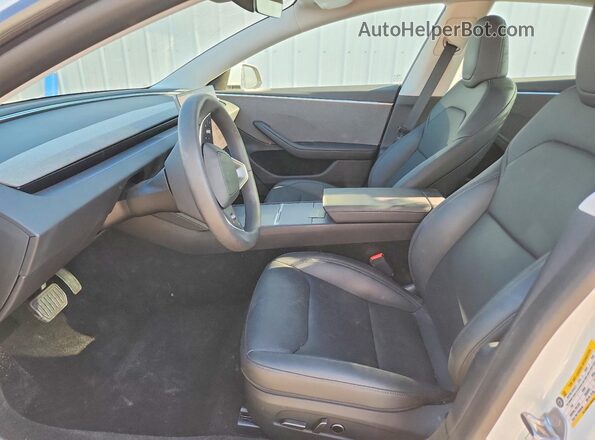 5YJ3E1EA5SF009979 2025 TESLA MODEL White წინა სალონის ხედი