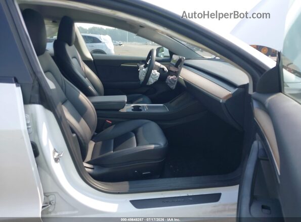 5YJ3E1EA6PF573261 2023 TESLA MODEL 3 Белый Вид салона спереди