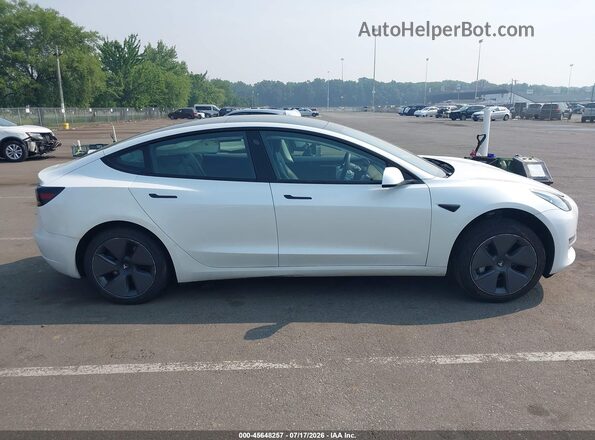 5YJ3E1EA6PF573261 2023 TESLA MODEL 3 Белый Вид панели приборов
