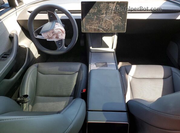 5YJ3E1EA6SF032185 2025 TESLA MODEL Black Widok deski rozdzielczej