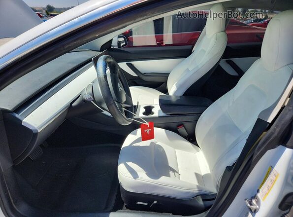 5YJ3E1EA7KF486932 2019 TESLA MODEL Белый Вид салона спереди
