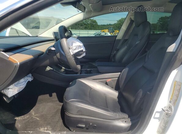 5YJ3E1EA7LF739894 2020 TESLA MODEL White Vista interior delantera