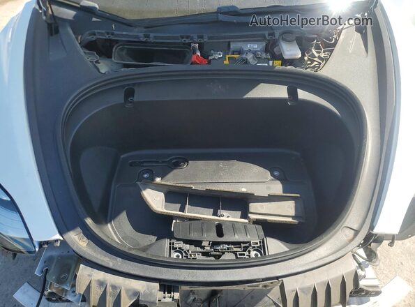 5YJ3E1EA7LF739894 2020 TESLA MODEL White Vista interior trasera