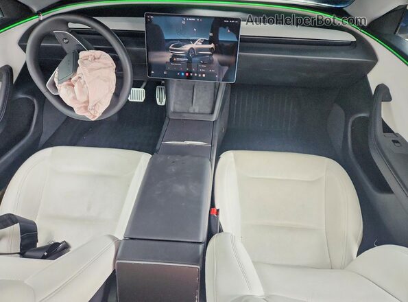 5YJ3E1EA7SF022524 2025 TESLA MODEL Silver Dashboard view
