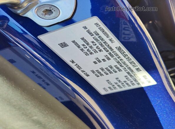 5YJ3E1EA7SF920962 2025 TESLA MODEL Blue Engine compartment view