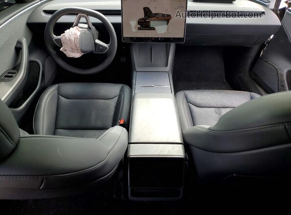 5YJ3E1EA8SF082991 2025 TESLA MODEL Charcoal Widok deski rozdzielczej
