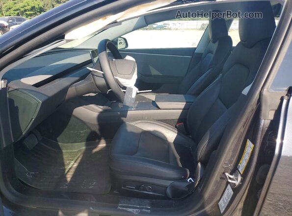 5YJ3E1EA8SF901210 2025 TESLA MODEL Gray წინა სალონის ხედი