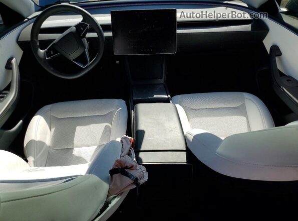 5YJ3E1EA8SF937477 2025 TESLA MODEL Gray Вид панелі приладів