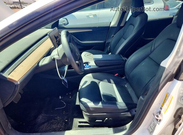 5YJ3E1EA9PF598249 2023 TESLA MODEL White Vista interior delantera