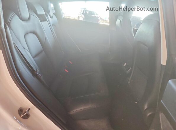 5YJ3E1EA9PF598249 2023 TESLA MODEL White Vista de los asientos traseros