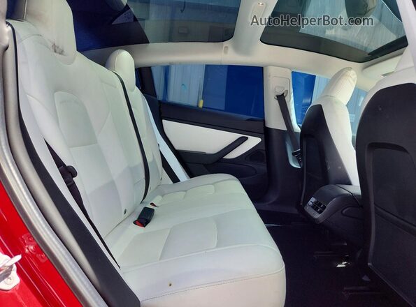 5YJ3E1EB0LF646644 2020 TESLA MODEL Red Հետևի նստատեղերի տեսք