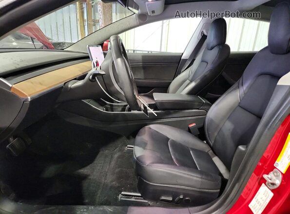 5YJ3E1EB0LF664190 2020 TESLA MODEL Красный Вид салона спереди
