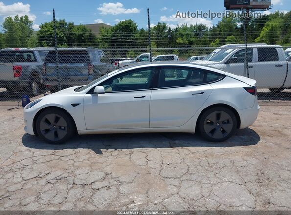 5YJ3E1EB0NF122252 2022 TESLA MODEL 3 White Widok zestawu wskaźników