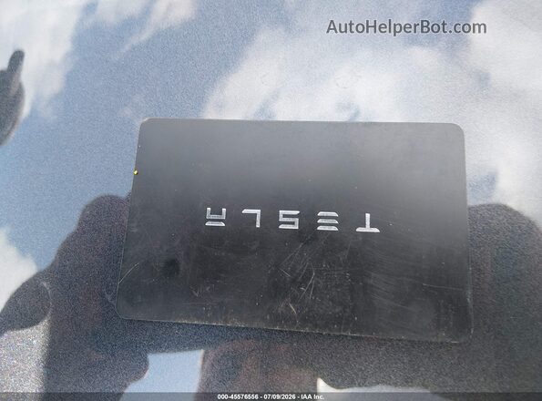 5YJ3E1EB0SF001278 2025 TESLA MODEL 3 Gray Առջևի վահանակի տեսք