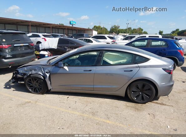 5YJ3E1EB0SF993292 2025 TESLA MODEL 3 Gray Widok wnętrza z tyłu
