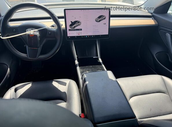 5YJ3E1EB1JF094214 2018 TESLA MODEL Silver Dashboard view