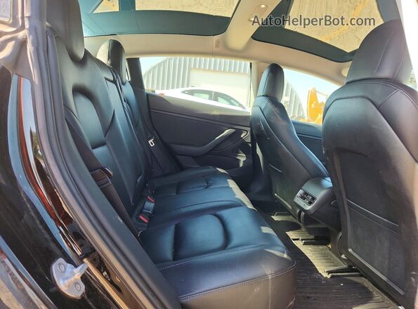 5YJ3E1EB1JF183846 2018 TESLA MODEL Black Rear seats view