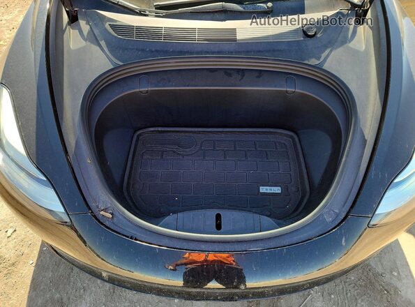5YJ3E1EB1JF183846 2018 TESLA MODEL Black Rear interior view