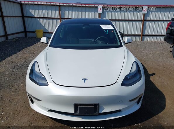 5YJ3E1EB1MF050475 2021 TESLA MODEL 3 White Widok wnętrza z tyłu