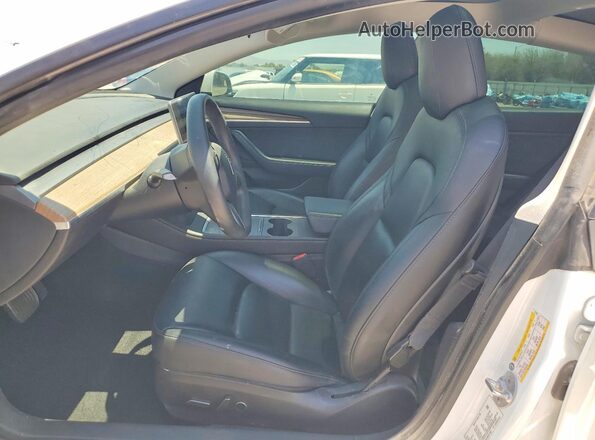 5YJ3E1EB1MF077921 2021 TESLA MODEL White Vista interior delantera