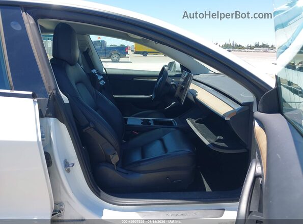 5YJ3E1EB1NF202739 2022 TESLA MODEL 3 Белый Вид салона спереди