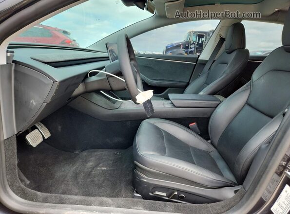 5YJ3E1EB1RF801677 2024 TESLA MODEL Gray Widok wnętrza z przodu