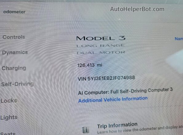5YJ3E1EB2JF074988 2018 TESLA MODEL Gray ხელსაწყოთა პანელის ხედი